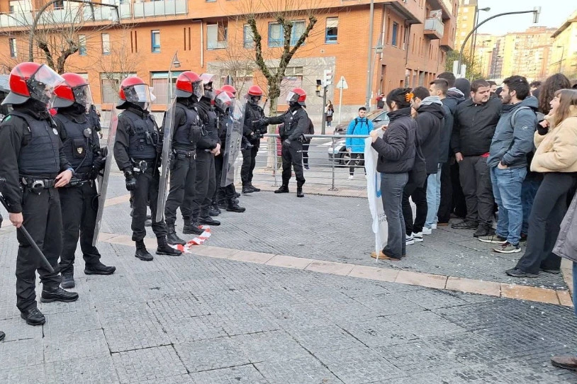 Bilboko Udalak pertsona bat etxegabetu du Txurdinagan