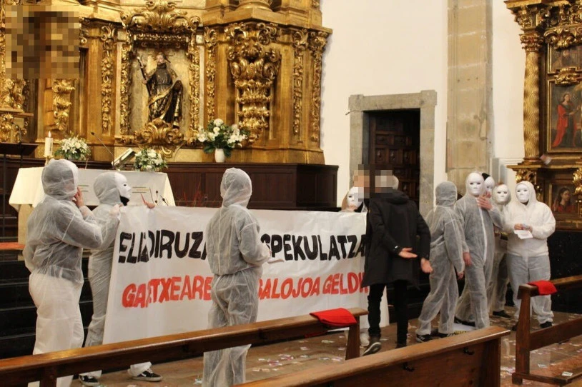 Abogados Cristianos fundazioak ere jarri du salaketa Zestoako Gaztetxearen kontra