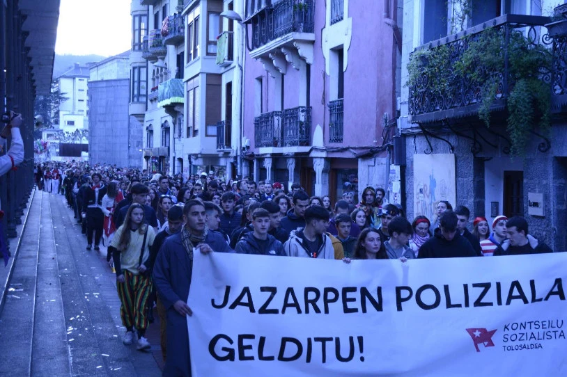 Poliziaren jazarpena salatu du Kontseilu Sozialistak Tolosan