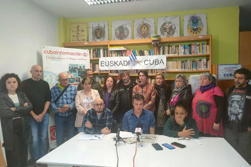 Gaur epaituko dituzte 'Cubainformación'-eko kazetari bat eta Euskadi-Cuba elkartea, artikulu batean AEBen blokeoa salatzeagatik