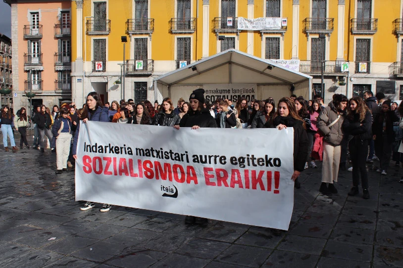Tolosako Inauterietan eraso homofobo bat egin zieten bi mutili