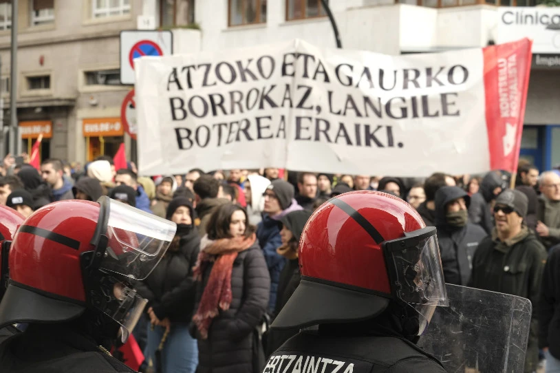 Gasteizko sarraskian eraildako langileak oroitu dituzte beste urte batez