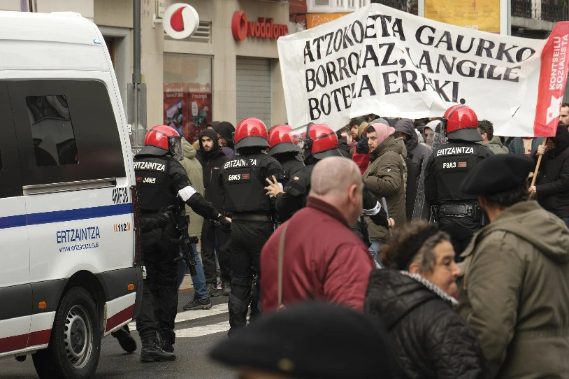 Atzo gauean utzi zituzten aske Gasteizen atxilotutako pertsonak