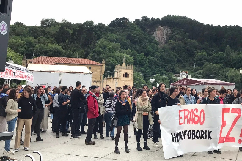 Eraso homofobo bat izan da asteburuan Zarautzen