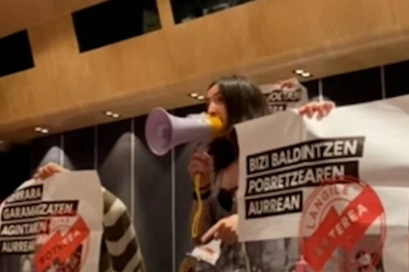 Yolanda Diazen hitzaldia eten dute BECen EHKSko hainbat kidek, azken lan-erreforma salatzeko