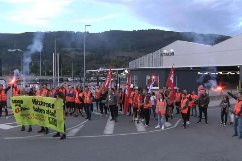 Lanuzteei ekin diete berriz Trapagarango Amazonen