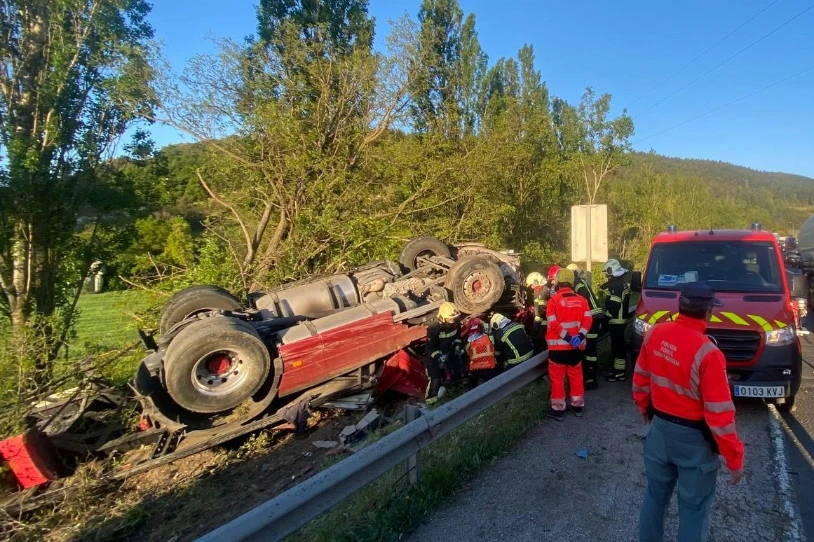 Garraiolari bat hil da Arren, lan-istripuz