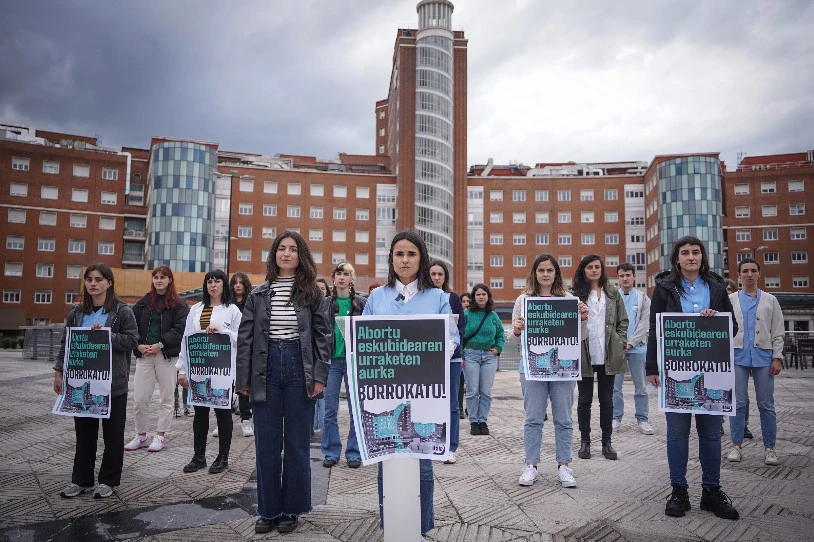 Osakidetzan abortatzeko eskubidea urratzen ari direla salatu du Itaiak