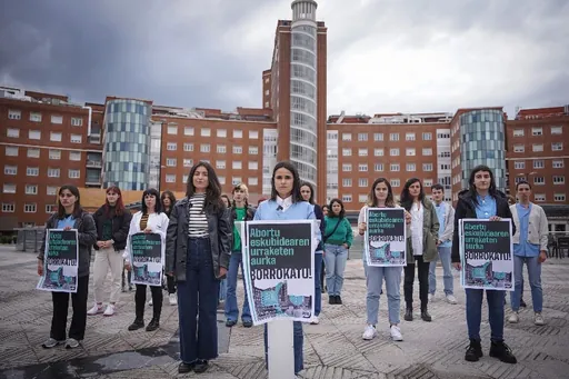 Osakidetzan abortatzeko eskubidea urratzen ari direla salatu du Itaiak