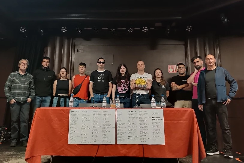 150 kulturgile batu dira Bilboko eta Gasteizko txosnetan Mugimendu Sozialistari jarritako beto politikoaren kontra