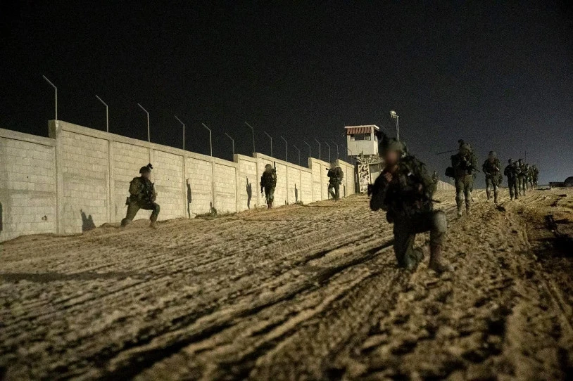 Gaza eta Egipto arteko muga osoa militarki hartu dute jadanik sionistek