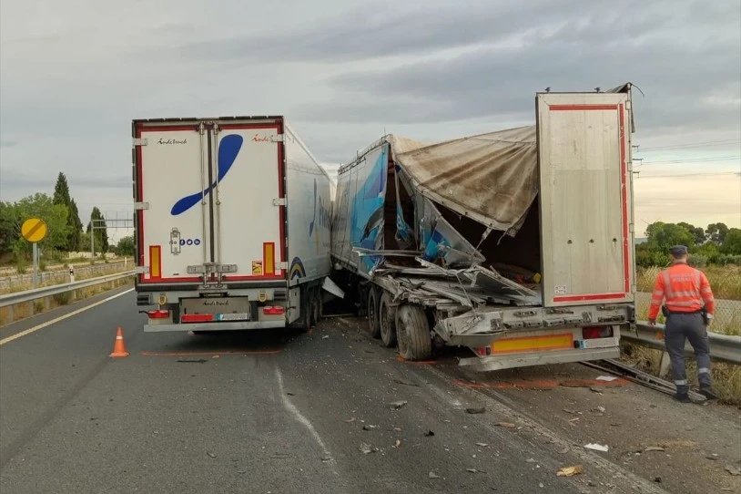 Larriki zauritu da kamioi gidari bat, Cortesen