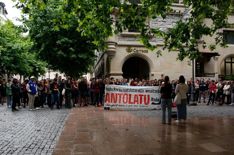 Itaiak azken eraso matxistak salatu ditu Gasteizen eta Iruñean