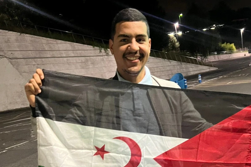 Youssef Mahmoudi militante sahararra komisariara bertaratzera deitu du Espainiako Poliziak