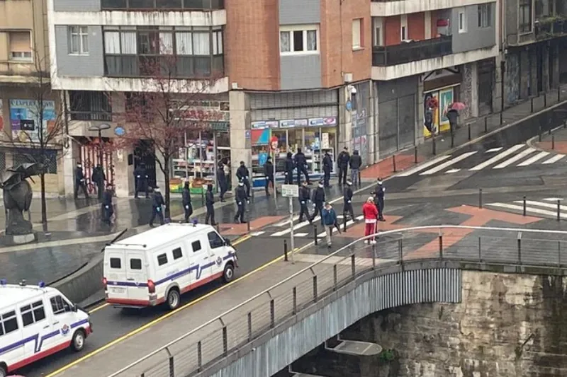 Bizkaian, eraso arrazisten erdia polizia-indarrek egin dituzte azken urtean