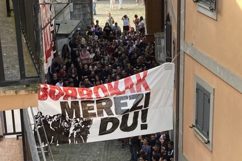 Zestoako Gaztetxearen desalojoa geratzea lortu dute, elkartasun antolatuari esker