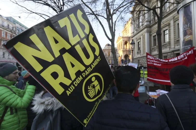 Austrian 53 lagun atxilotu dituzte, faxistei aurre egiteagatik
