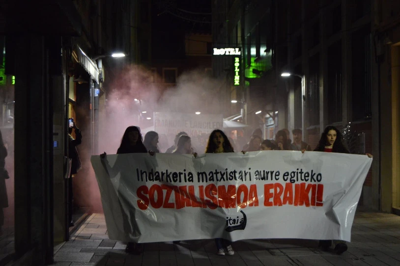 Bermeon, emakume bati eraso dio bere bikotekide ohiak