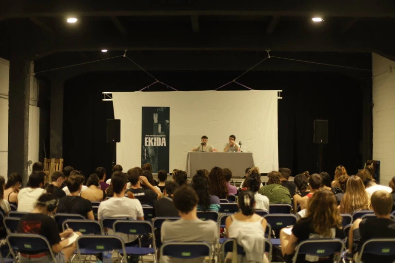 Atzo hasi zen Ekidak antolatutako Arte Eskola Sozialista, Donostian
