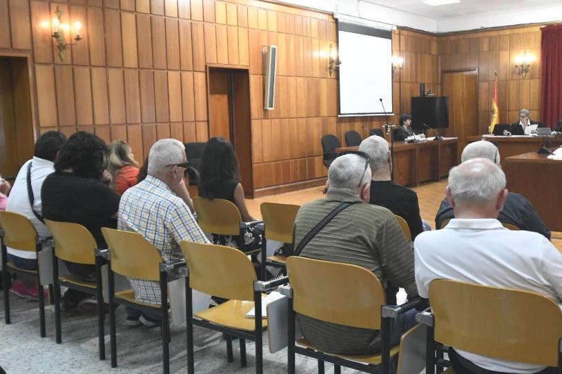 Ez dituzte Murtziako enpresaburu proxenetak kartzelaratuko
