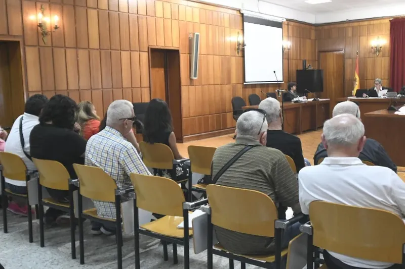 Ez dituzte Murtziako enpresaburu proxenetak kartzelaratuko