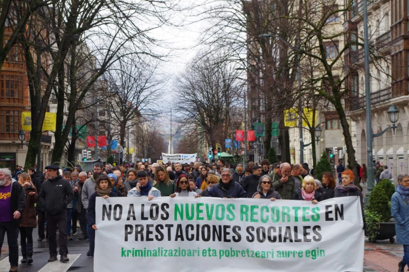Pobrezia eta gizarte-bazterketa arriskuan daudenen %15 baino gutxiagok jasotzen dute Bizitzeko Gutxieneko Diru-sarrera