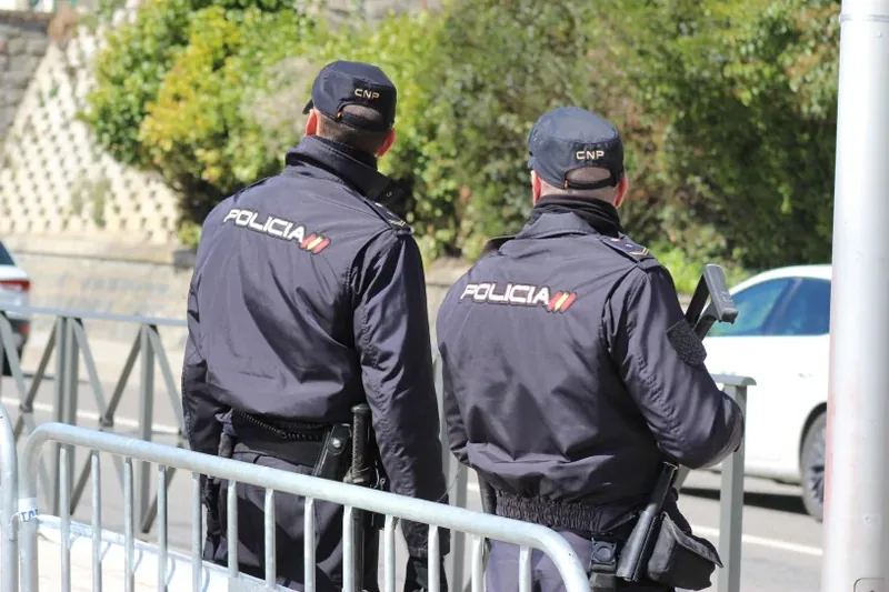 Aurten ere, udako erailketa matxisten %15 egin dituzte poliziek edo polizia ohiek Espainiako Estatuan