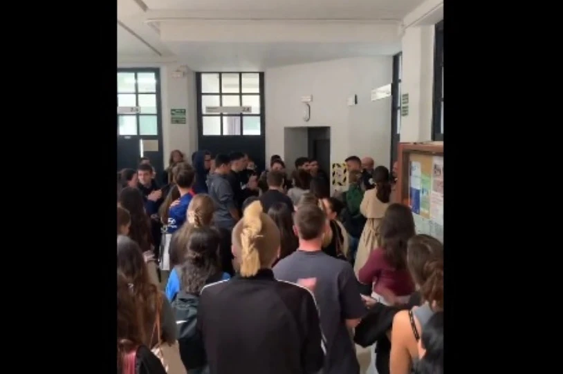 Gaur goizean ere, irakasle faxista bat bota dezatela exijitzeko mobilizatuko dira Leioako ikasleak