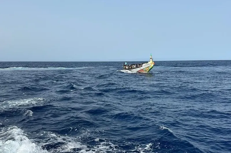 Migratu nahian ari ziren 48 pertsonak desagertuta jarraitzen dute El Hierro inguruan