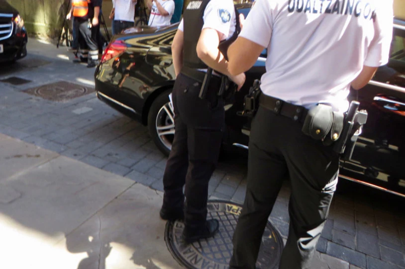 Donostiako Udalak ere taser pistolekin armatuko du bere Polizia