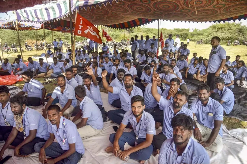 Greba mugagabeari eusten diote Indian Samsungeko langileek