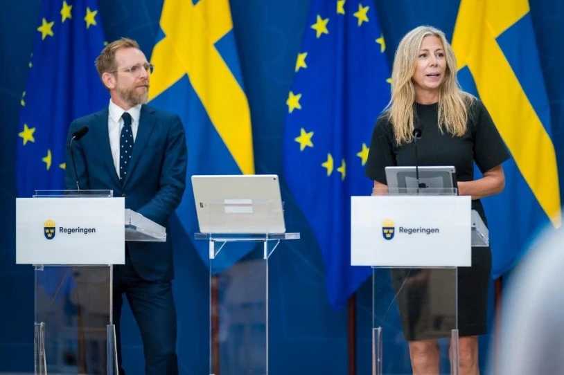 Kalean eskatzea debekatu nahi du Suediako Gobernuak