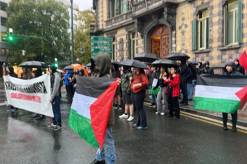 GKSko lau kide kateatu dira Bilbon eta Iruñean, Israelgo Estatu terrorista salatzeko