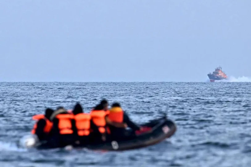 Haurtxo bat hil da Mantxako kanalean, ontzi baten naufragioan