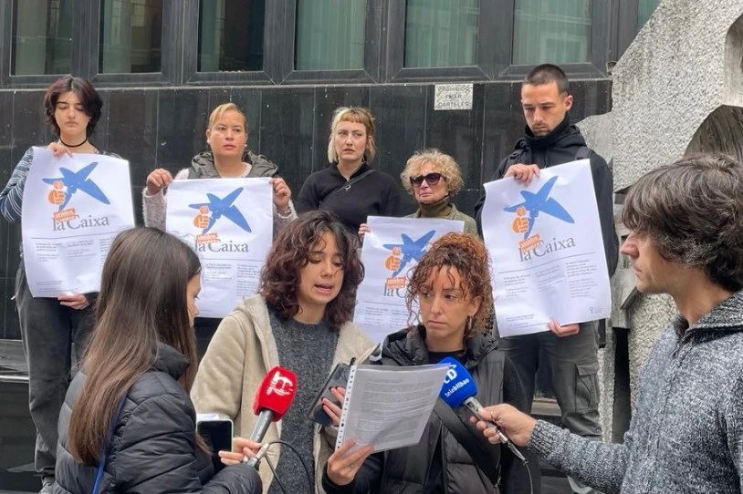 La Caixaren zortzi etxebizitza-bloketako maizterrak, baturik abusuzko klausulen kontra