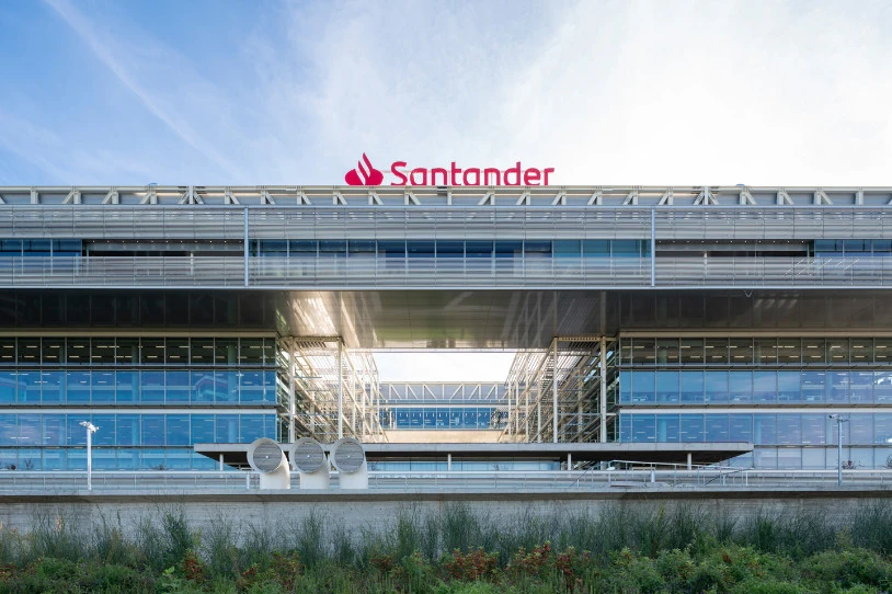 Banco Santanderrek ere marka historikoa hautsi du irabazietan: 9.309 milioi euro