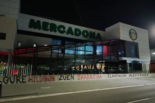 Enpresak eta politikari profesionalak errudun gisa seinalatu dituzte Euskal Herrian, DANAren harira