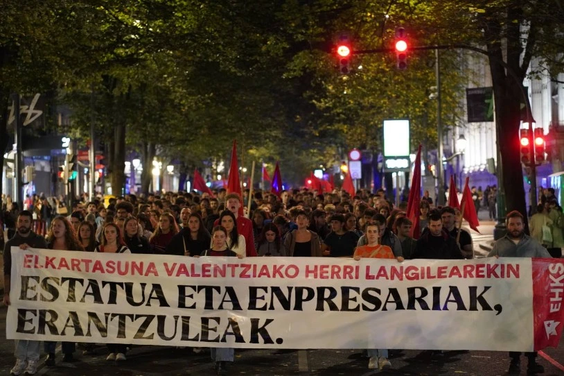 Valentziako herri langilearekin elkartasunez, EHKSk estatua eta enpresariak seinalatu ditu errudun gisa