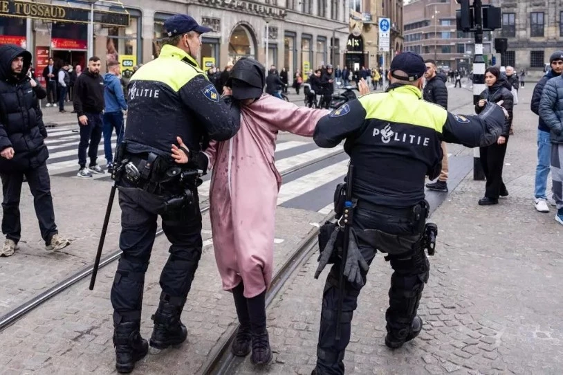 Sionisten kontra mobilizatutako 100 lagun atxilotu ditu Poliziak Amsterdamen