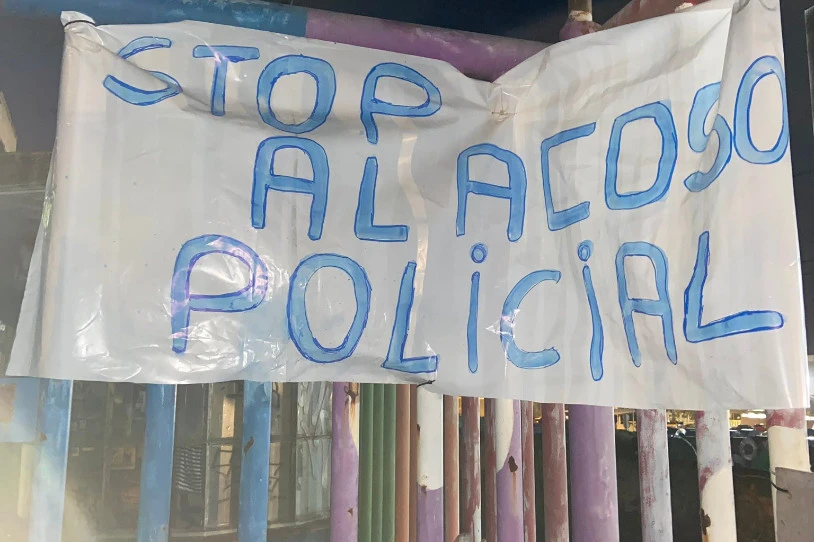 Sestaoko Txirbilenean bizi diren pertsonak jazartzen ari da Polizia