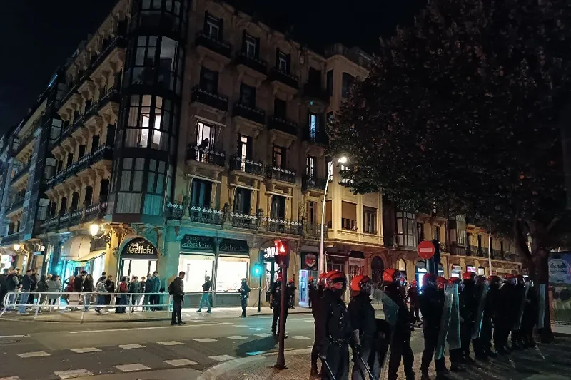 Mobilizazioak bertan behera utzi ditu 'Lo que no te cuentan de Donosti'-k