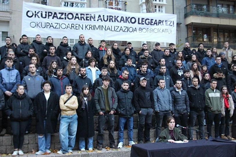 Okupazioaren aurkako lege berria salatu dute 56 Gaztetxe eta kolektibok