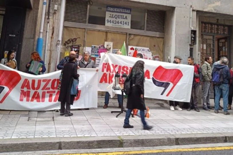 Lau urtetik gorako espetxe-zigorrak eskatzen segitzen du Voxek, Atxurin protesta egin zutenentzat