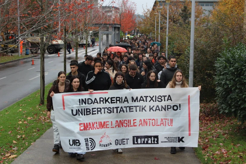 Indarkeria matxistaren adierazpen orori aurre egitera deitu dute ikasleek Azaroaren 25ean