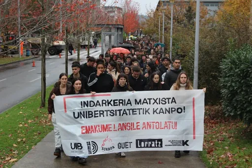 Indarkeria matxistaren adierazpen orori aurre egitera deitu dute ikasleek Azaroaren 25ean