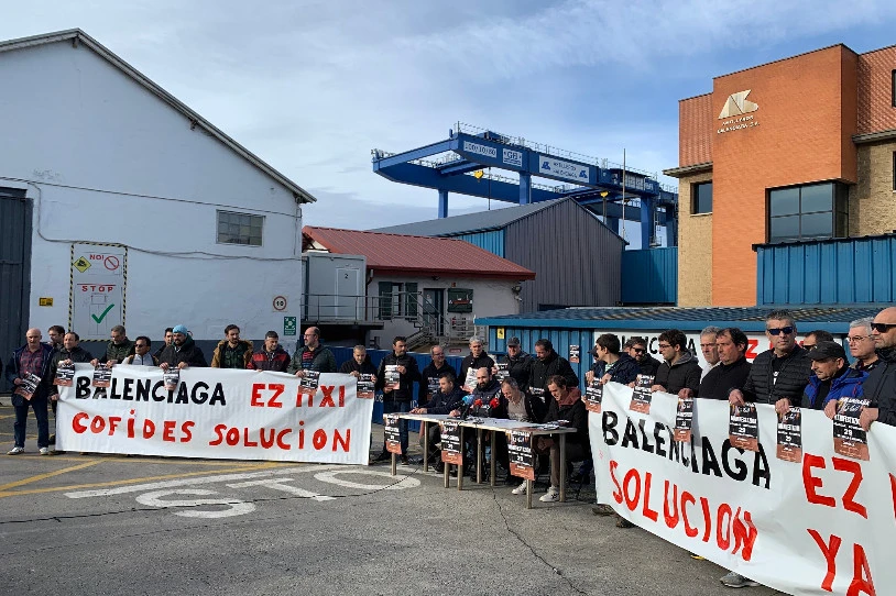 Zumaiako Balenciaga ontziolako langileek mobilizazioei ekingo diete, lanpostuen defentsan
