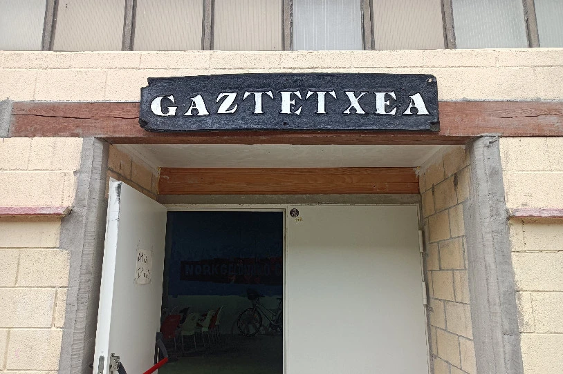 Gaztetxearen alde eta kritika politikoa egiteko eskubidearen alde, mobilizatzera deitu dute Zarautzen