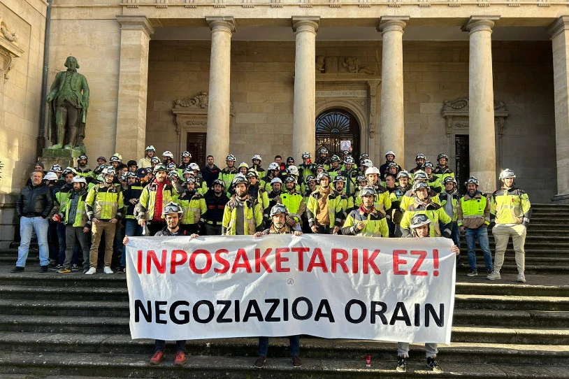 Borrokan jarraitzen dute Arabako suhiltzaileek