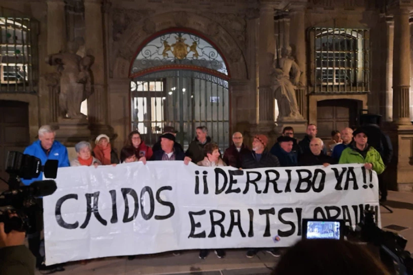 "Erorien Monumentuaren genesia argi dago: gerra irabazi zuen aldeari gorazarre egitea du helburu"