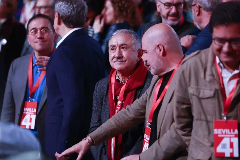 CCOO eta UGT sindikatuek fideltasuna erakutsi diote berriz PSOEri